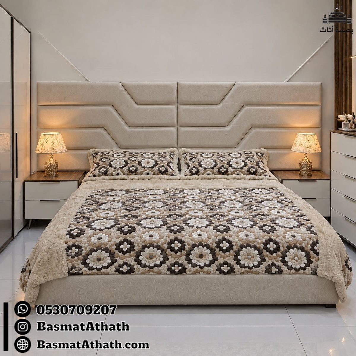 غرفة نوم مودرن بيضاء بتفاصيل هندسية فاخرة